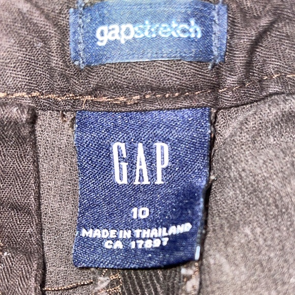 GAP Women's Dark Brown Corduroy Bermuda Shorts - Picture 5 of 10